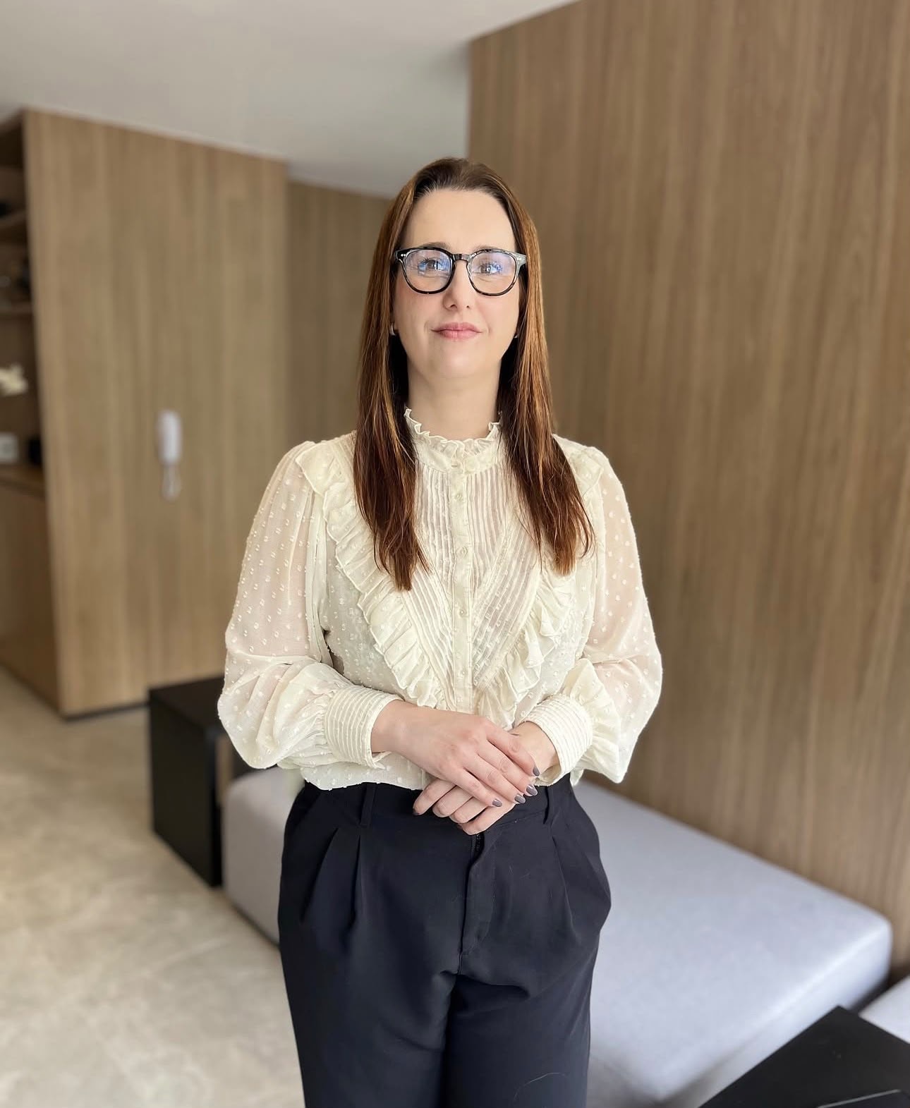 Dra. Camilla Pinheiro em seu consultório